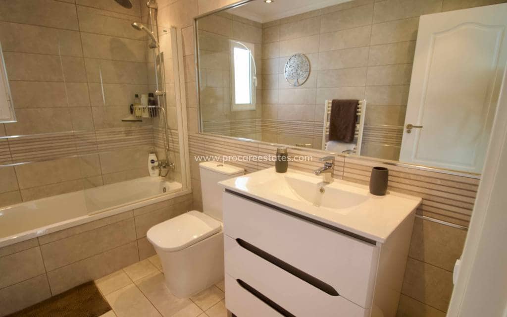 3 soveværelse Villa til salg i Ciudad Quesada med swimmingpool - € 425.000 (Ref: 9771827)