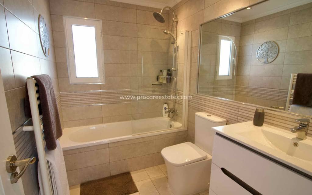 3 soveværelse Villa til salg i Ciudad Quesada med swimmingpool - € 425.000 (Ref: 9771827)