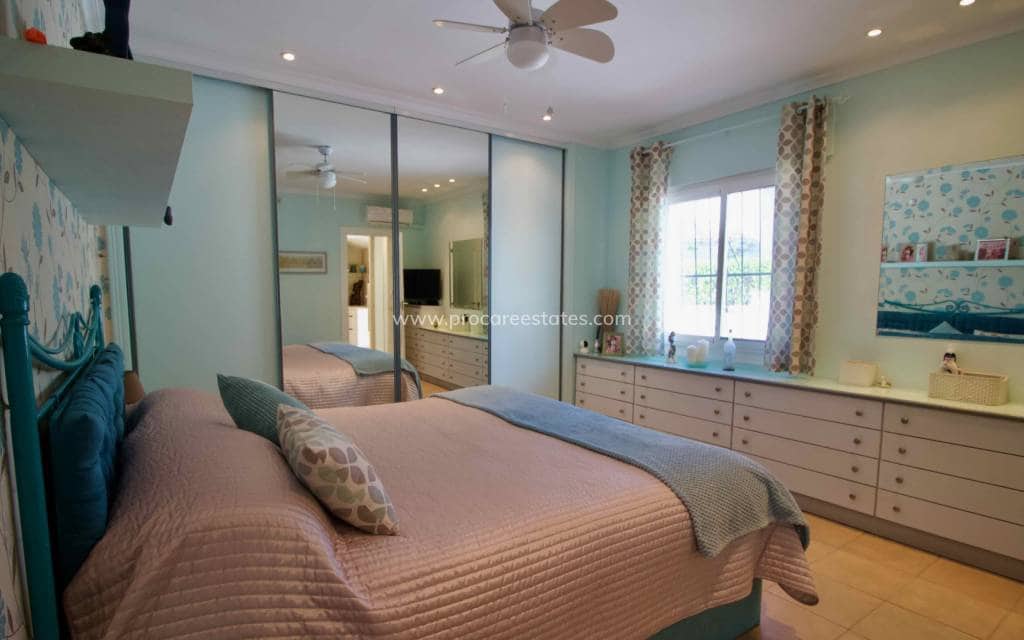 3 soveværelse Villa til salg i Ciudad Quesada med swimmingpool - € 425.000 (Ref: 9771827)