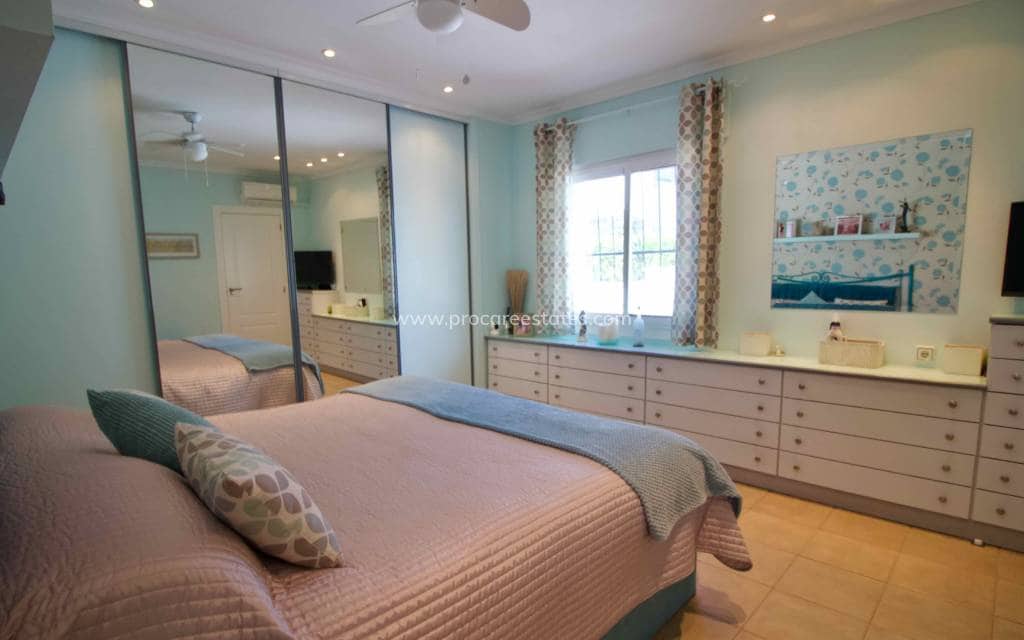 3 soveværelse Villa til salg i Ciudad Quesada med swimmingpool - € 425.000 (Ref: 9771827)