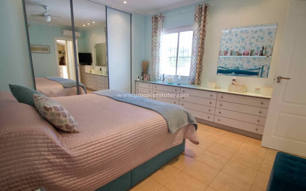 3 soveværelse Villa til salg i Ciudad Quesada med swimmingpool - € 425.000 (Ref: 9771827)