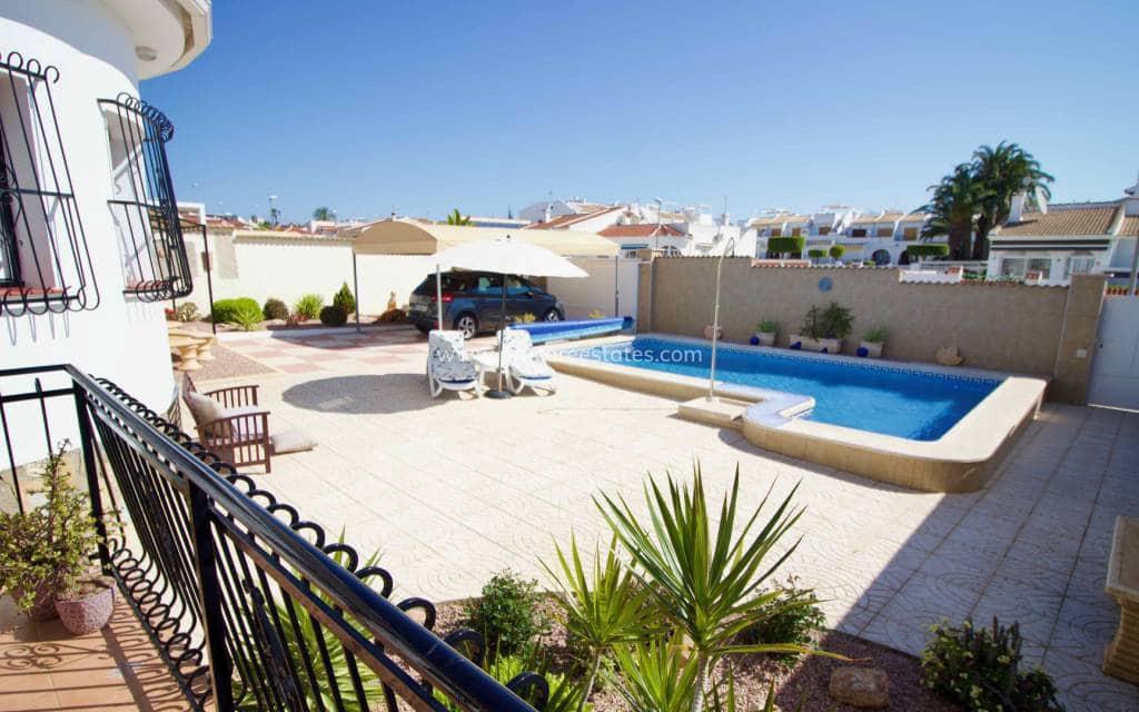 3 soveværelse Villa til salg i Ciudad Quesada med swimmingpool - € 425.000 (Ref: 9771827)