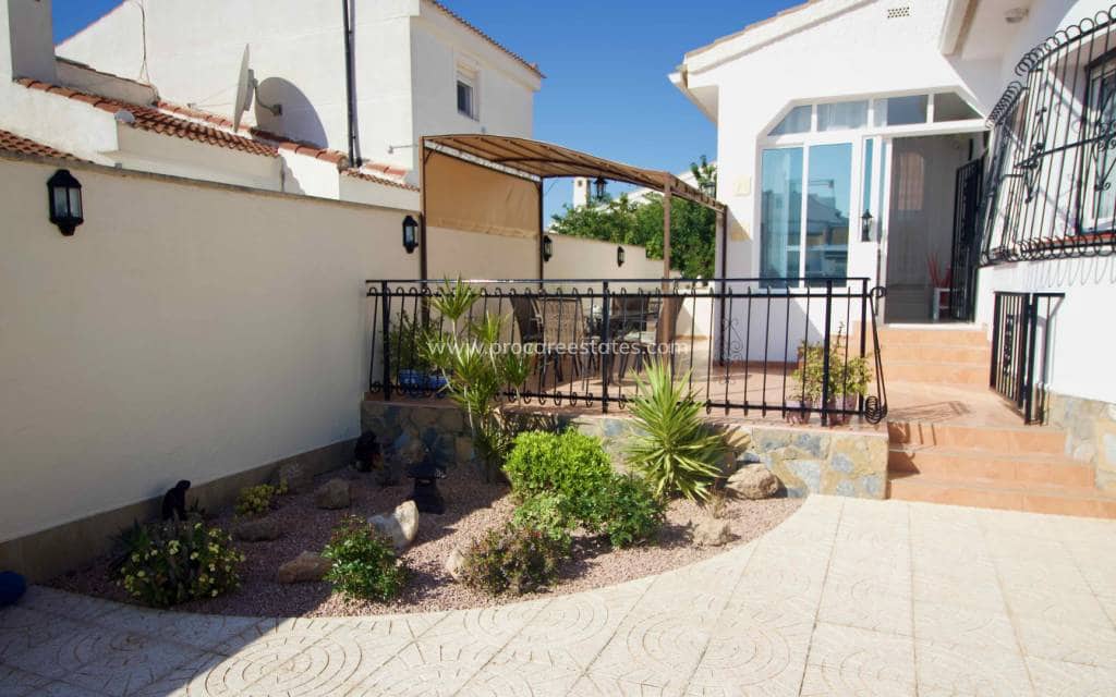 3 soveværelse Villa til salg i Ciudad Quesada med swimmingpool - € 425.000 (Ref: 9771827)