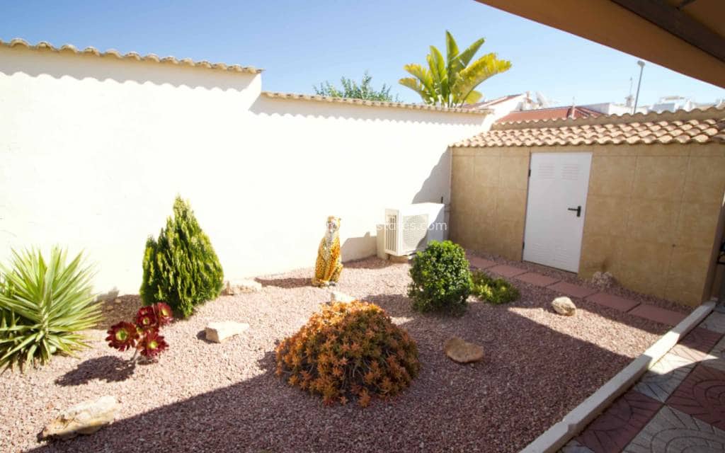 3 soveværelse Villa til salg i Ciudad Quesada med swimmingpool - € 425.000 (Ref: 9771827)