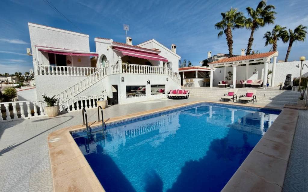 4 soveværelse Villa til salg i Ciudad Quesada med swimmingpool - € 495.000 (Ref: 9771828)