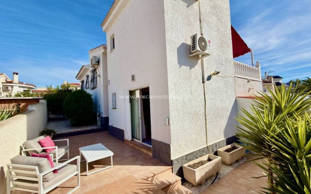 4 soveværelse Villa til salg i Ciudad Quesada med swimmingpool - € 495.000 (Ref: 9771828)