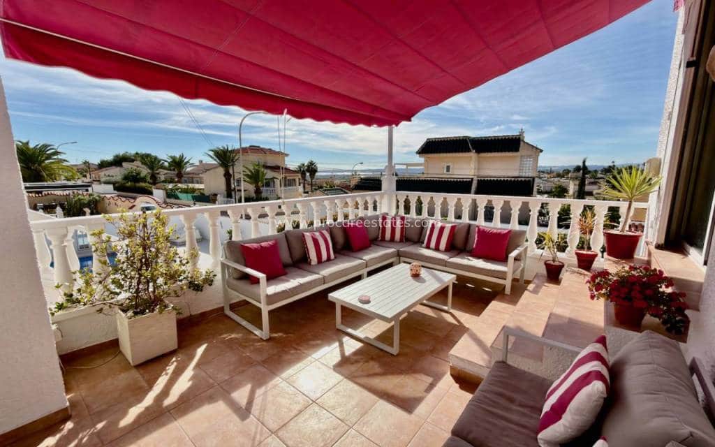 4 soveværelse Villa til salg i Ciudad Quesada med swimmingpool - € 495.000 (Ref: 9771828)