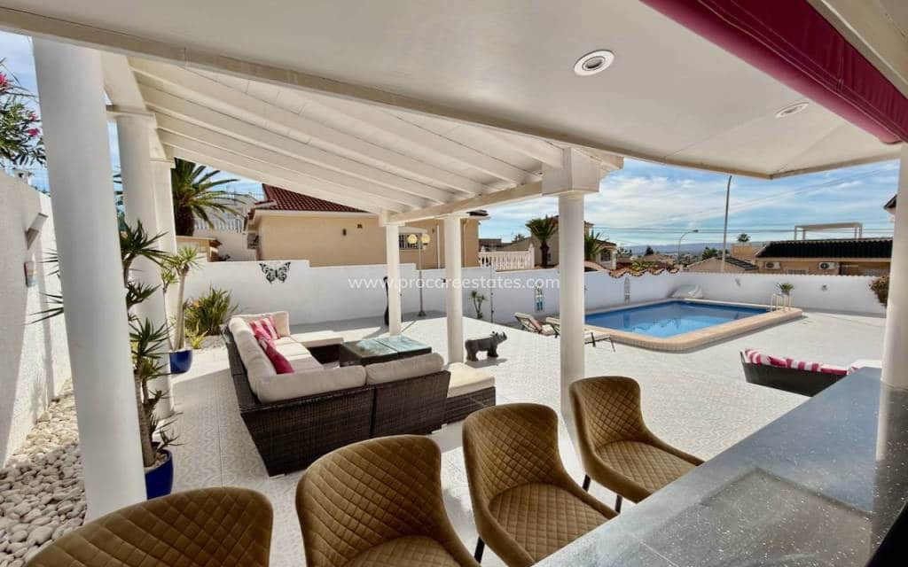 4 soveværelse Villa til salg i Ciudad Quesada med swimmingpool - € 495.000 (Ref: 9771828)