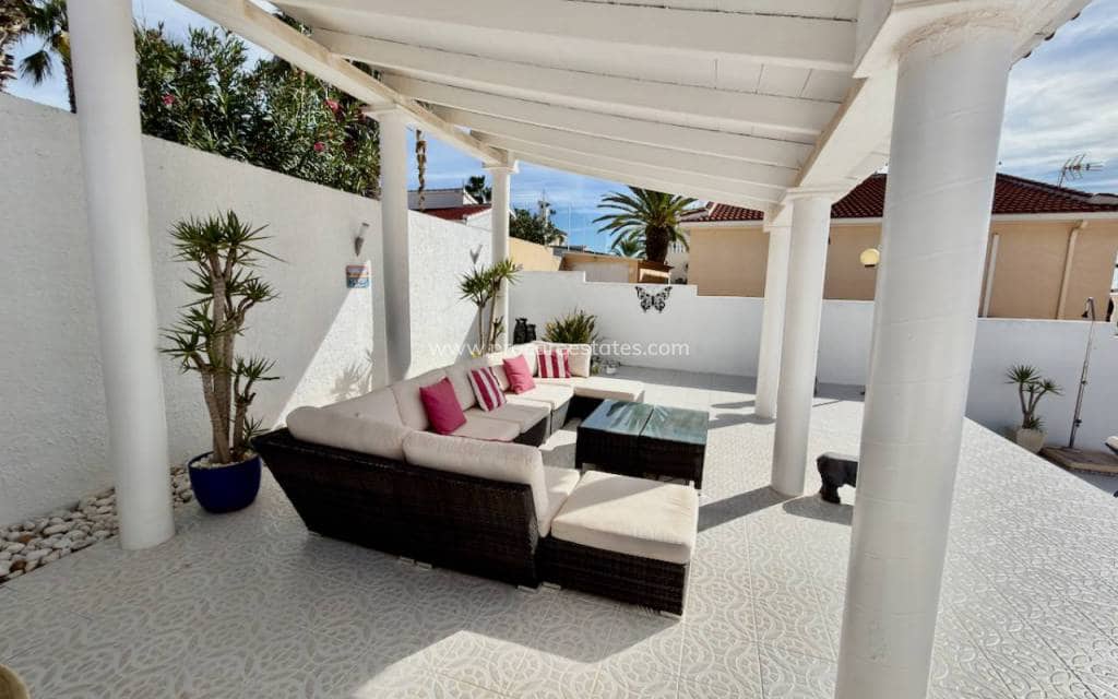 4 soveværelse Villa til salg i Ciudad Quesada med swimmingpool - € 495.000 (Ref: 9771828)