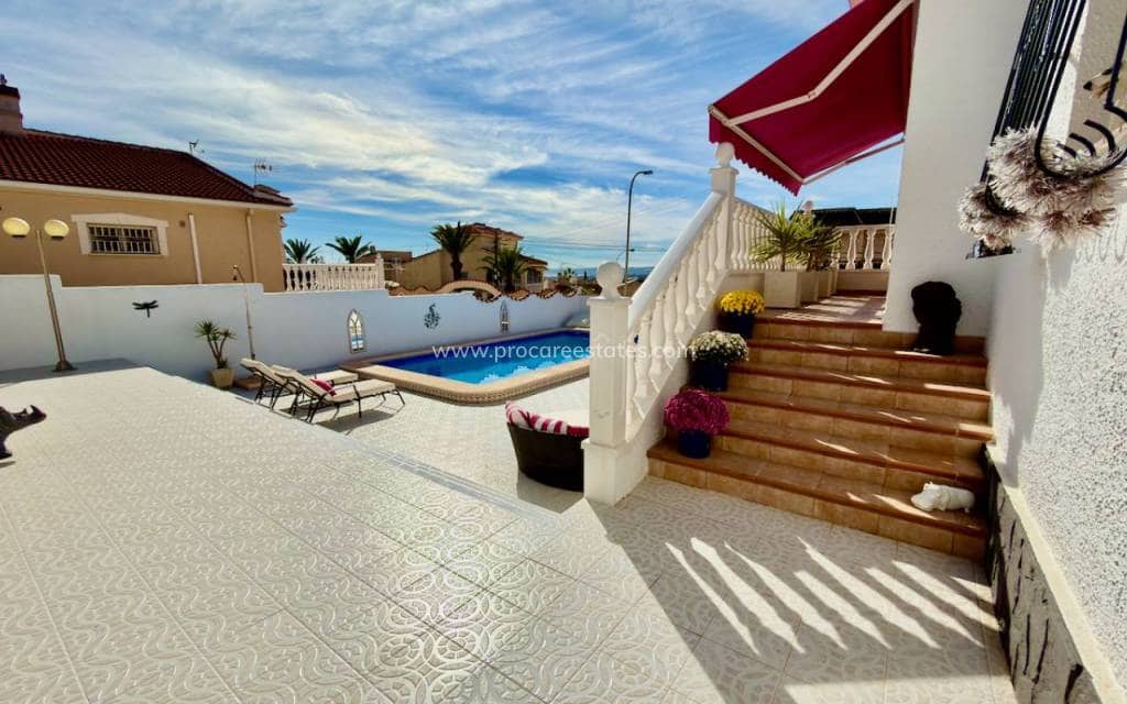 4 soveværelse Villa til salg i Ciudad Quesada med swimmingpool - € 495.000 (Ref: 9771828)