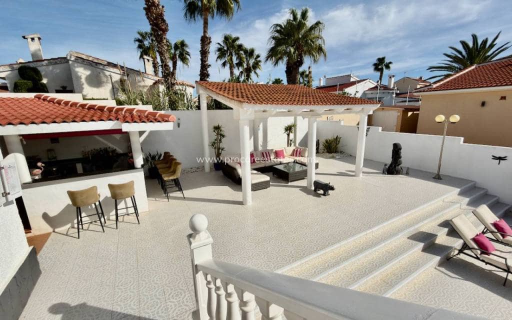 4 soveværelse Villa til salg i Ciudad Quesada med swimmingpool - € 495.000 (Ref: 9771828)