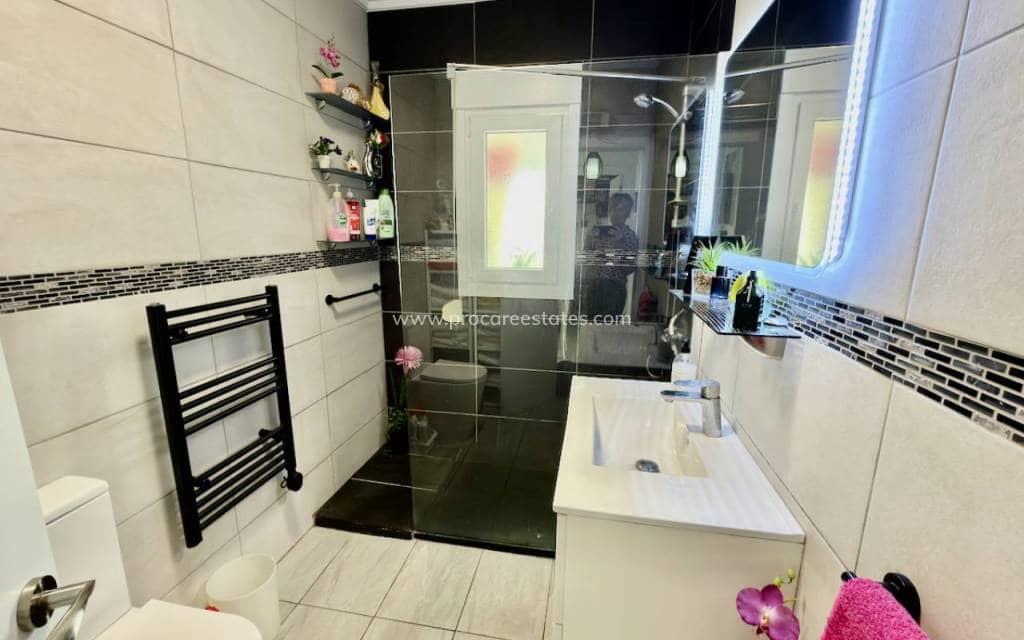 3 soveværelse Villa til salg i Ciudad Quesada med swimmingpool - € 399.000 (Ref: 9778610)