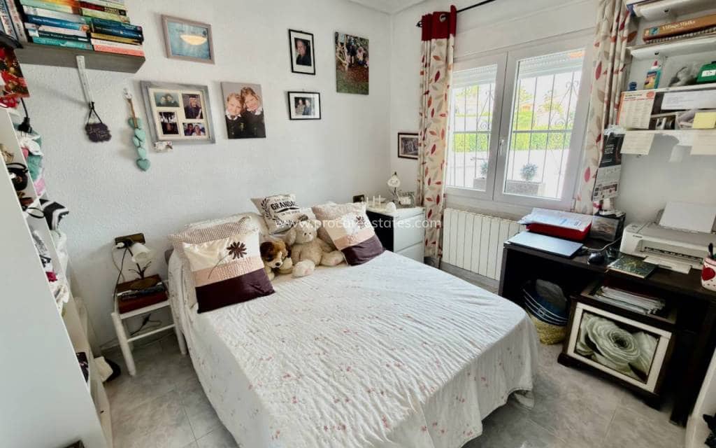 3 soveværelse Villa til salg i Ciudad Quesada med swimmingpool - € 399.000 (Ref: 9778610)