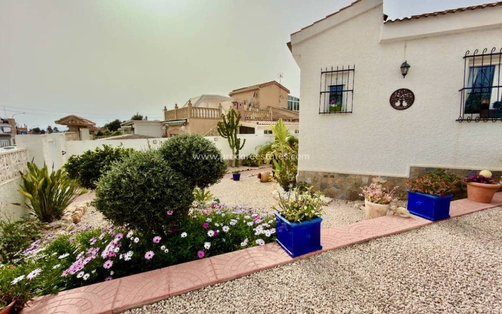 3 soveværelse Villa til salg i Ciudad Quesada med swimmingpool - € 399.000 (Ref: 9778610)