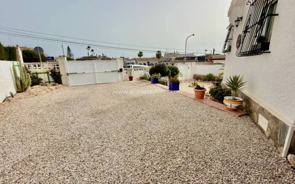 3 soveværelse Villa til salg i Ciudad Quesada med swimmingpool - € 399.000 (Ref: 9778610)