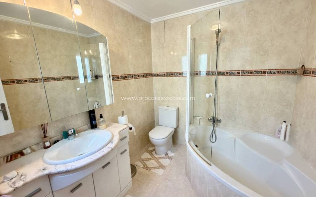 3 slaapkamer Villa te koop in Dona Pepa met zwembad - € 195.000 (Ref: 9778611)