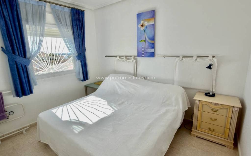 3 slaapkamer Villa te koop in Dona Pepa met zwembad - € 195.000 (Ref: 9778611)