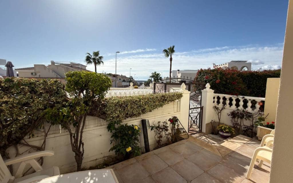 3 slaapkamer Villa te koop in Dona Pepa met zwembad - € 195.000 (Ref: 9778611)