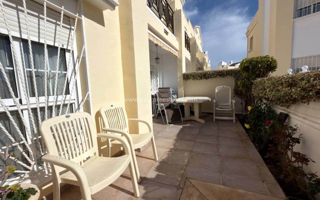 3 slaapkamer Villa te koop in Dona Pepa met zwembad - € 195.000 (Ref: 9778611)