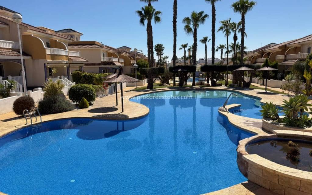 2 soveværelse Lejlighed til salg i Ciudad Quesada med swimmingpool - € 209.995 (Ref: 9778614)