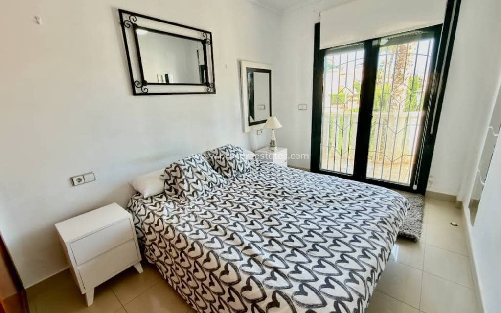 2 soveværelse Lejlighed til salg i Ciudad Quesada med swimmingpool - € 209.995 (Ref: 9778614)