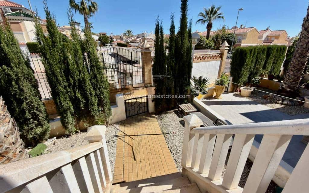 2 soveværelse Lejlighed til salg i Ciudad Quesada med swimmingpool - € 209.995 (Ref: 9778614)