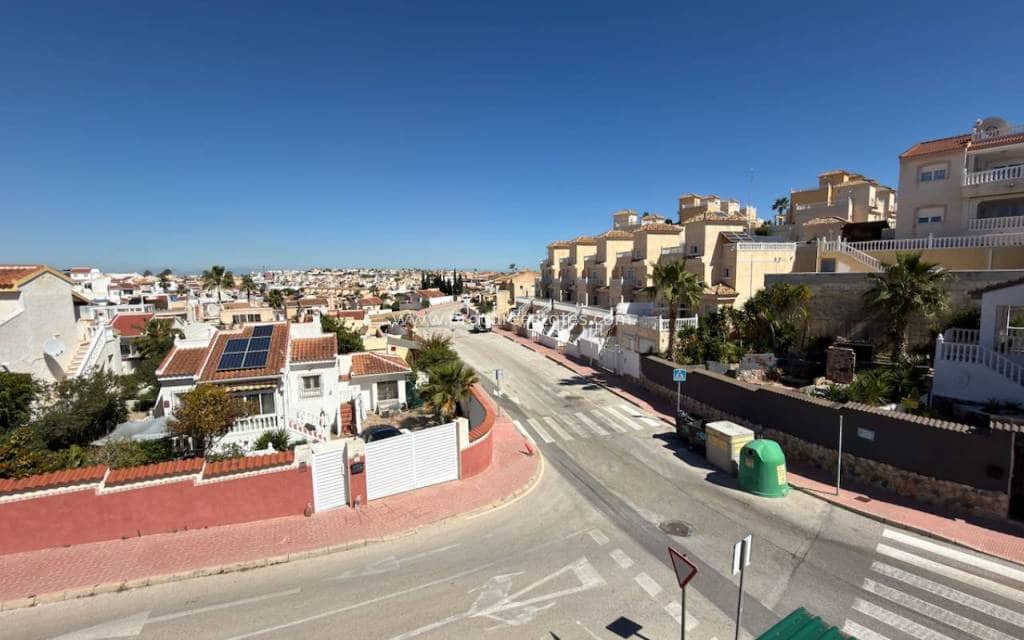 2 soveværelse Villa til salg i Ciudad Quesada med swimmingpool - € 235.000 (Ref: 9778616)