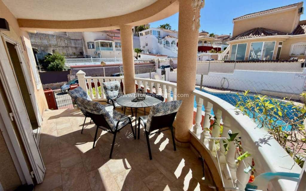 2 soveværelse Villa til salg i Ciudad Quesada med swimmingpool - € 235.000 (Ref: 9778616)