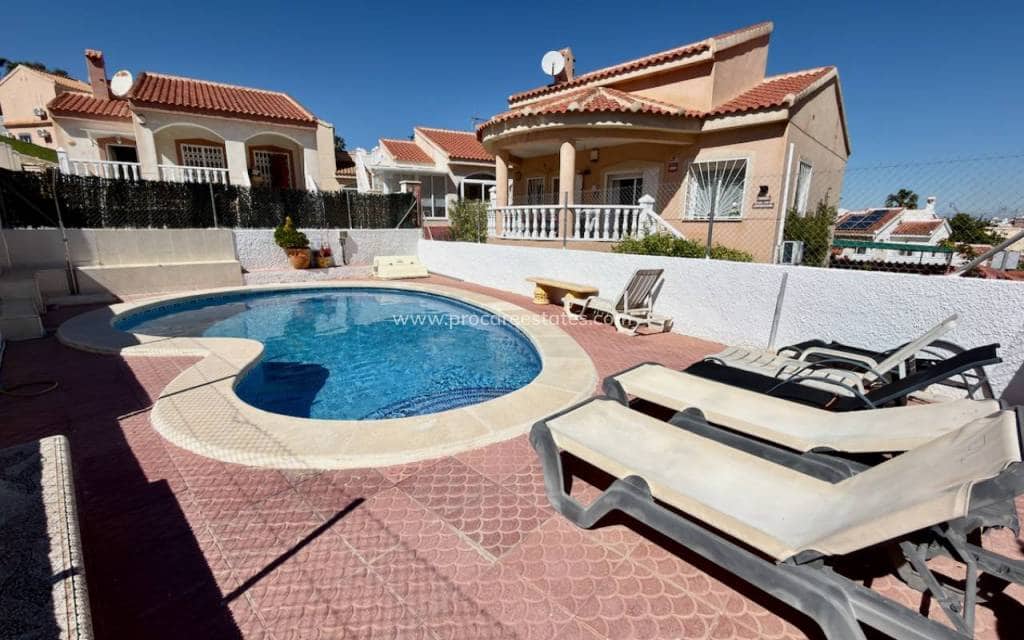 2 soveværelse Villa til salg i Ciudad Quesada med swimmingpool - € 235.000 (Ref: 9778616)