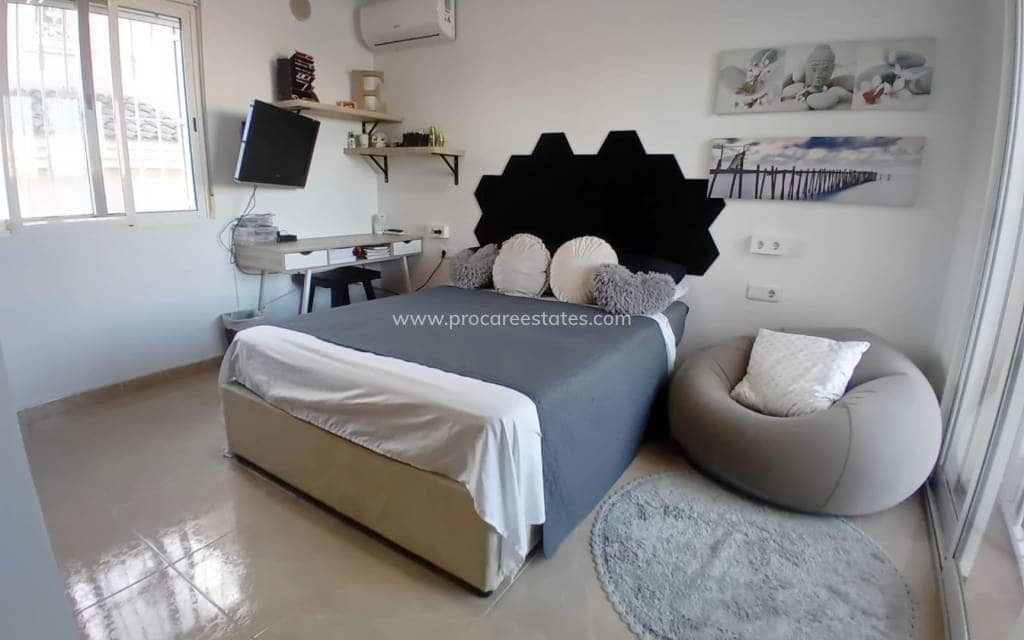 4 quarto Moradia para venda em Dona Pepa com piscina - 395 000 € (Ref: 9778620)