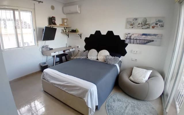 4 quarto Moradia para venda em Doña Pepa, Rojales com piscina - 395 000 € (Ref: 9778620)