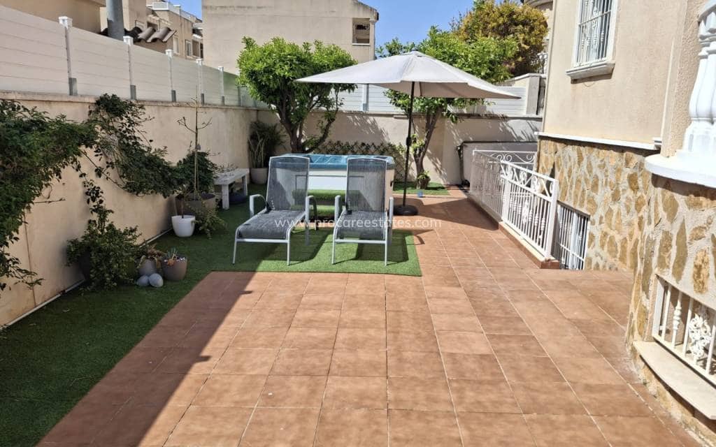 4 quarto Moradia para venda em Dona Pepa com piscina - 395 000 € (Ref: 9778620)