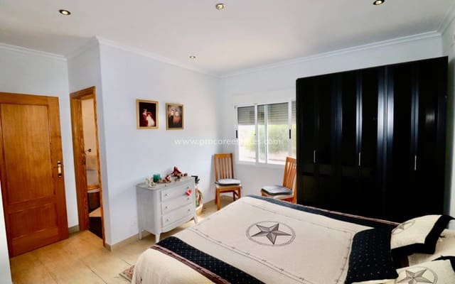 4 soveværelse Finca/Landehus til salg i Albatera med swimmingpool garage - € 540.000 (Ref: 9818467)