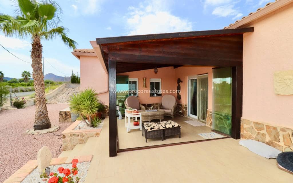 4 soveværelse Finca/Landehus til salg i Albatera med swimmingpool garage - € 540.000 (Ref: 9818467)