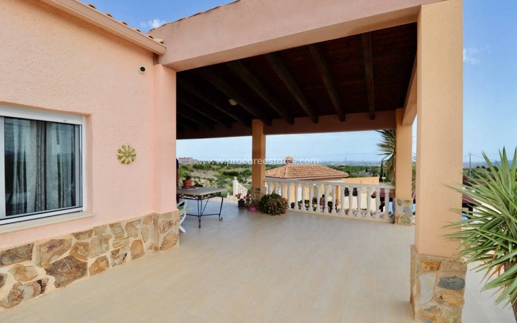 4 soveværelse Finca/Landehus til salg i Albatera med swimmingpool garage - € 540.000 (Ref: 9818467)