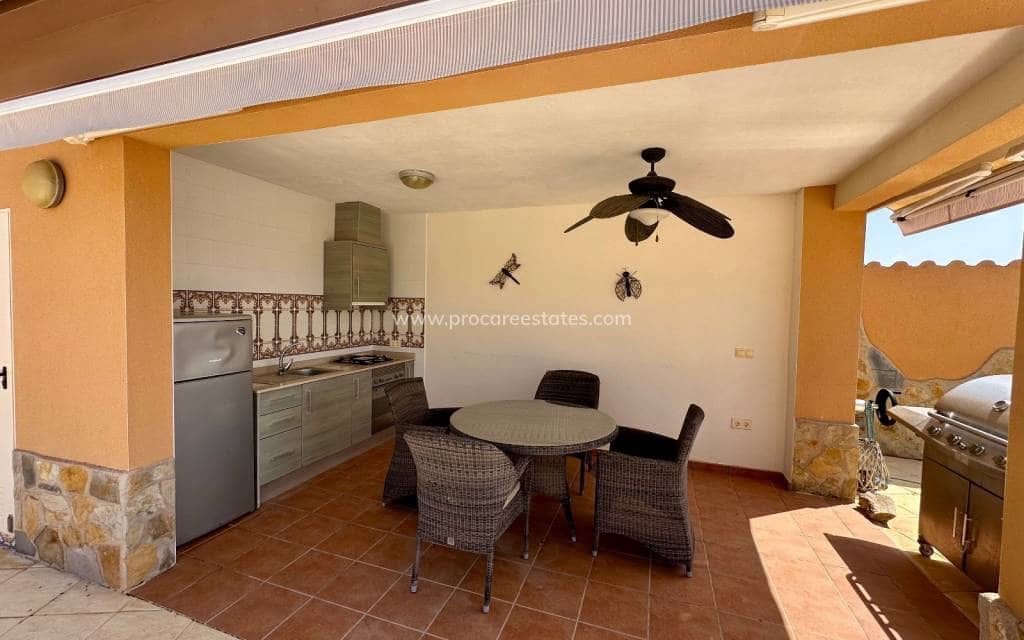 4 soveværelse Finca/Landehus til salg i Albatera med swimmingpool garage - € 540.000 (Ref: 9818467)