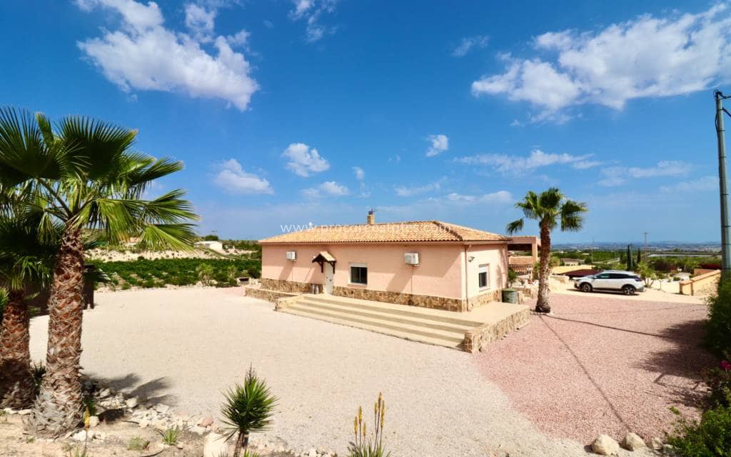 4 soveværelse Finca/Landehus til salg i Albatera med swimmingpool garage - € 540.000 (Ref: 9818467)