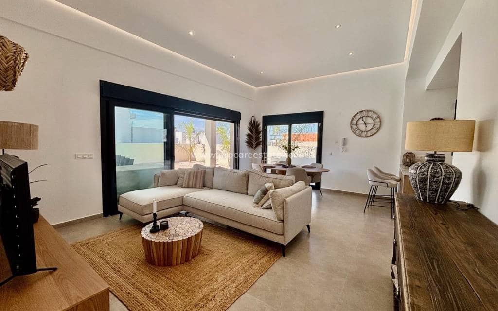 3 bedroom Villa for sale in Rojales with pool - € 483,000 (Ref: 9850096)