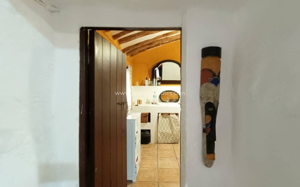 3 bedroom Villa for sale in Mahoya - € 275,000 (Ref: 9850105)