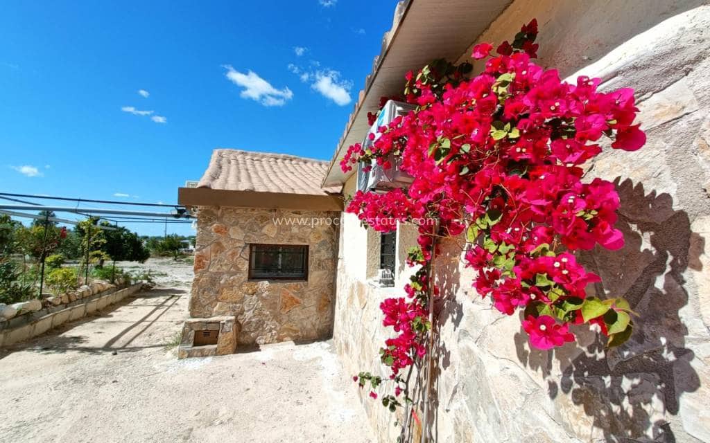 3 bedroom Villa for sale in Mahoya - € 275,000 (Ref: 9850105)