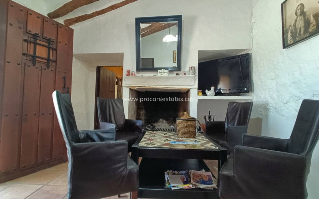 3 bedroom Villa for sale in Mahoya - € 275,000 (Ref: 9850105)