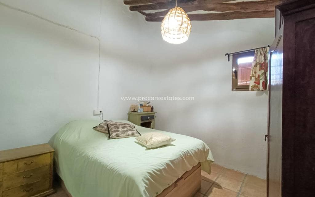 3 bedroom Villa for sale in Mahoya - € 275,000 (Ref: 9850105)