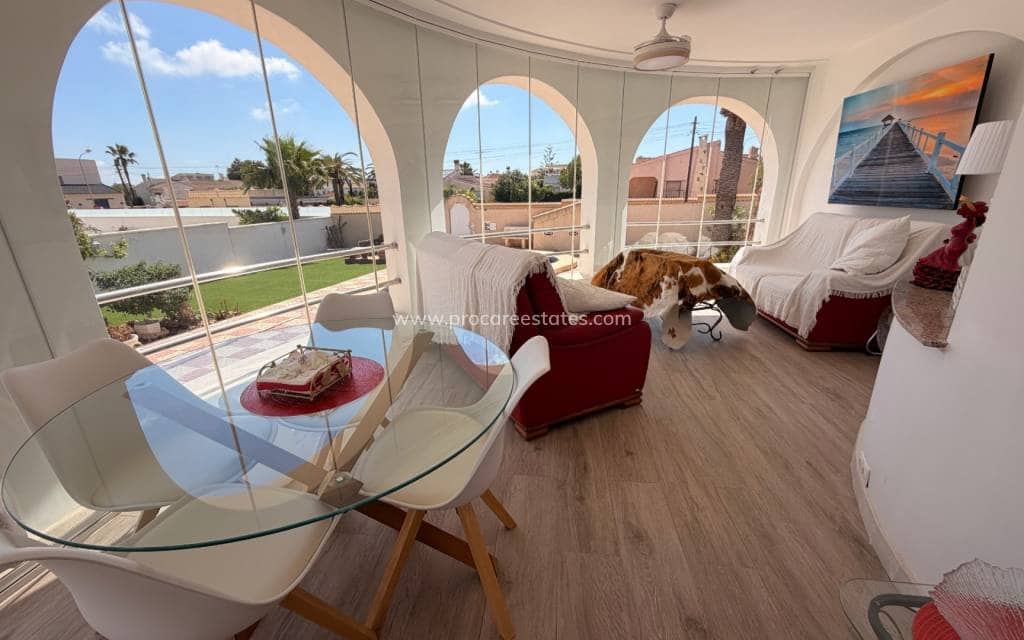 3 makuuhuone Huvila myytävänä paikassa Ciudad Quesada mukana uima-altaan - 450 000 € (Ref: 9850106)