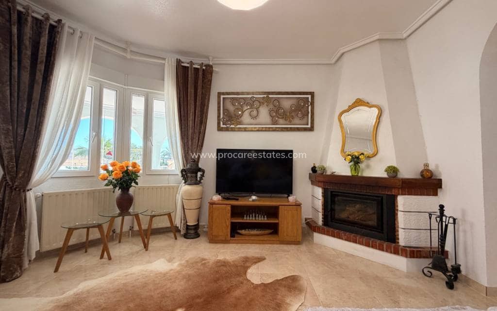 3 makuuhuone Huvila myytävänä paikassa Ciudad Quesada mukana uima-altaan - 450 000 € (Ref: 9850106)