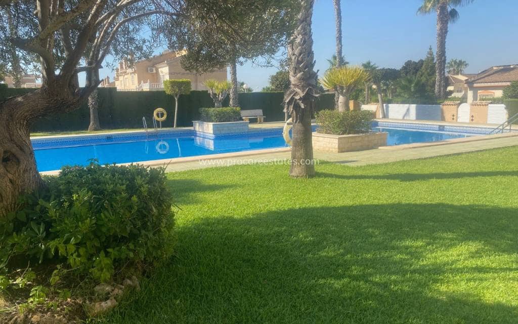 2 soveværelse Byhus til salg i Dona Pepa med swimmingpool - € 189.995 (Ref: 9850107)