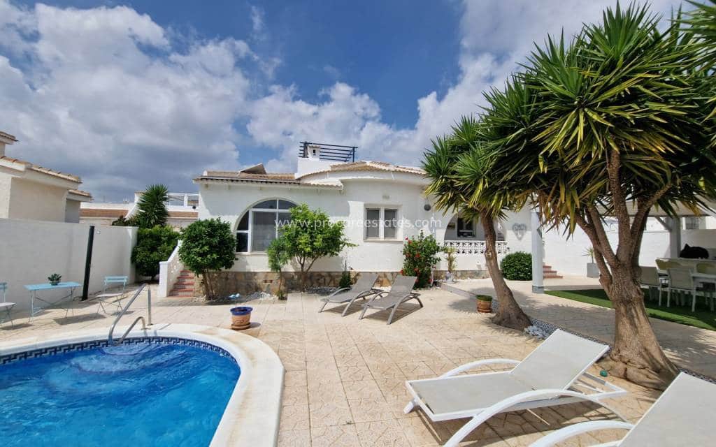 3 bedroom Villa for sale in Pueblo Bravo with pool - € 440,000 (Ref: 9850108)