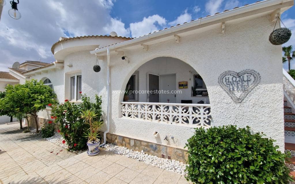 3 bedroom Villa for sale in Pueblo Bravo with pool - € 440,000 (Ref: 9850108)