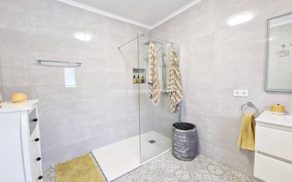 3 bedroom Villa for sale in Pueblo Bravo with pool - € 440,000 (Ref: 9850108)