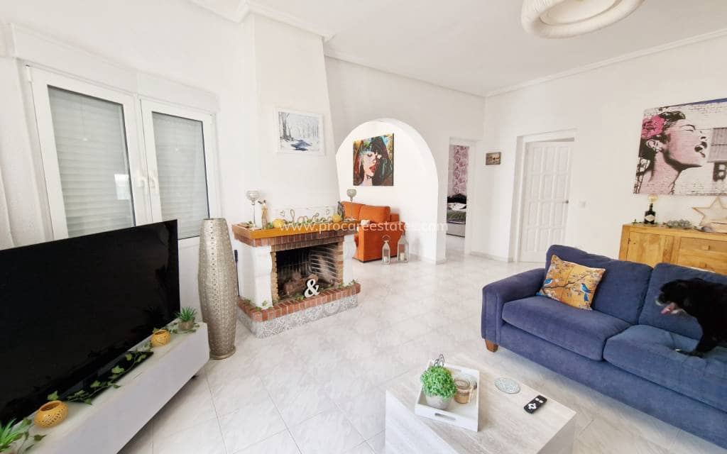 3 bedroom Villa for sale in Pueblo Bravo with pool - € 440,000 (Ref: 9850108)