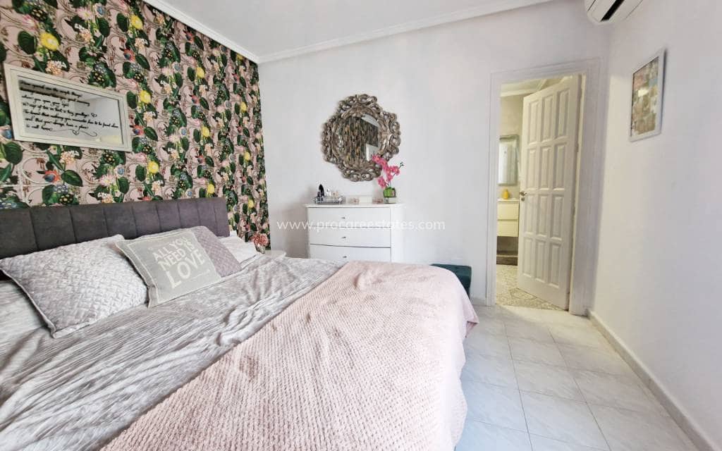 3 bedroom Villa for sale in Pueblo Bravo with pool - € 440,000 (Ref: 9850108)